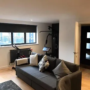 https://new-town-house-with-free-allocated-parking.brighton-hotels-england.com