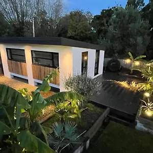 https://river-guest-house-retreat-with-jacuzzi-hire.brighton-hotels-england.com